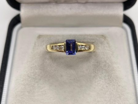 14ct gold tanzanite and diamond ring For Cheap